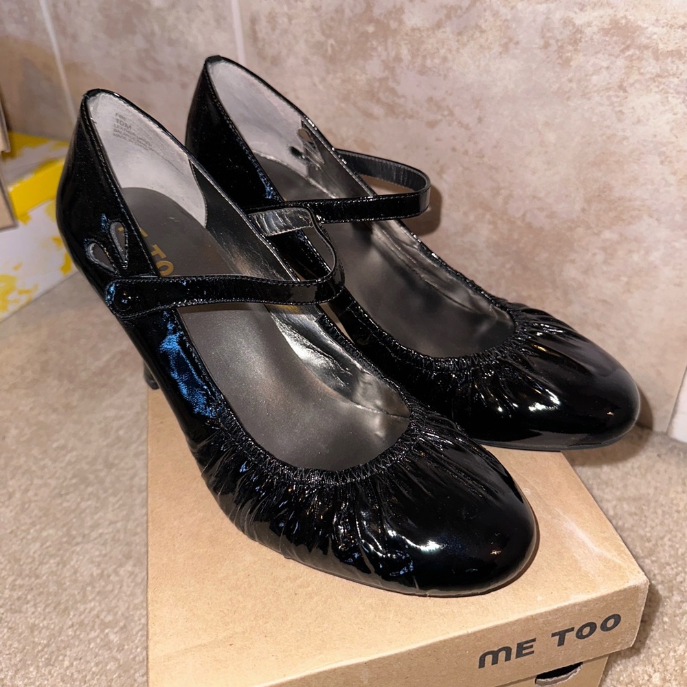 Black heels size 10